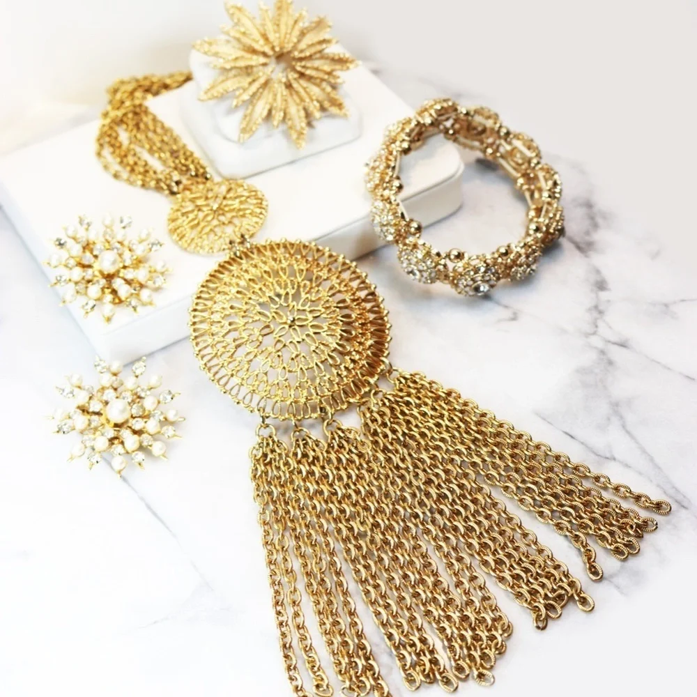 ✨💫 Sparkling 1980s Avon Gold Floral / Celestial Starburst Brooch 🏆💫✨ - Picture 6 of 16